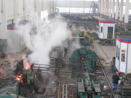 白银无缝钢管厂家生产车间